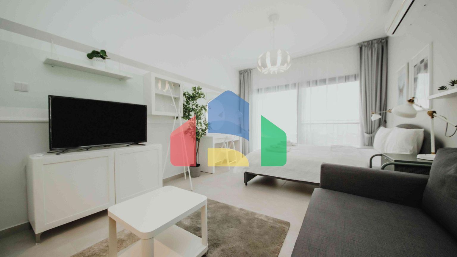 Студия 50 м2 c балконом 9м2