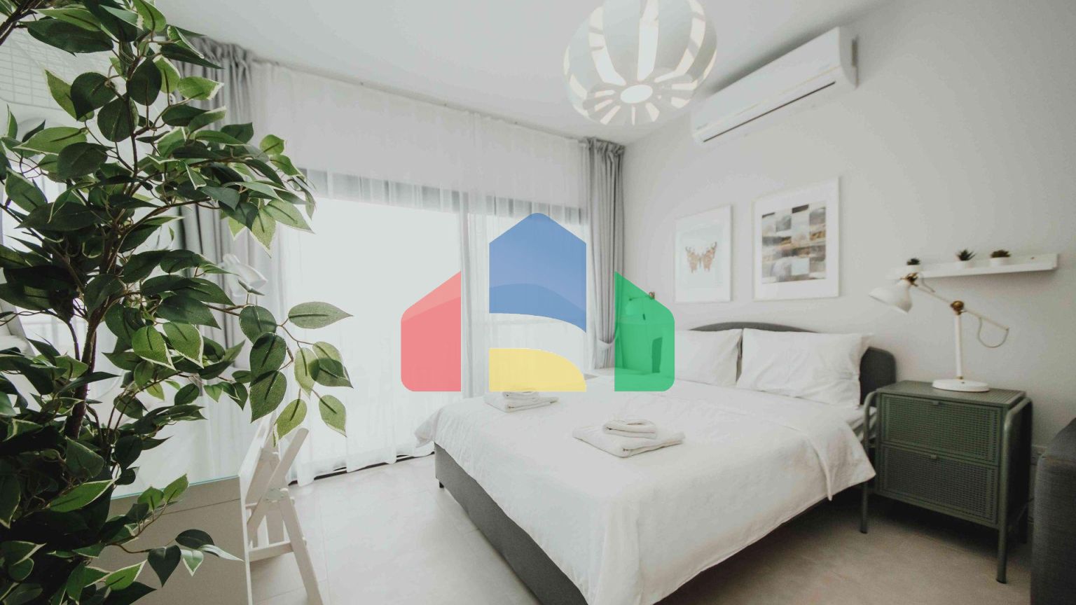 Студия 50 м2 c балконом 9м2