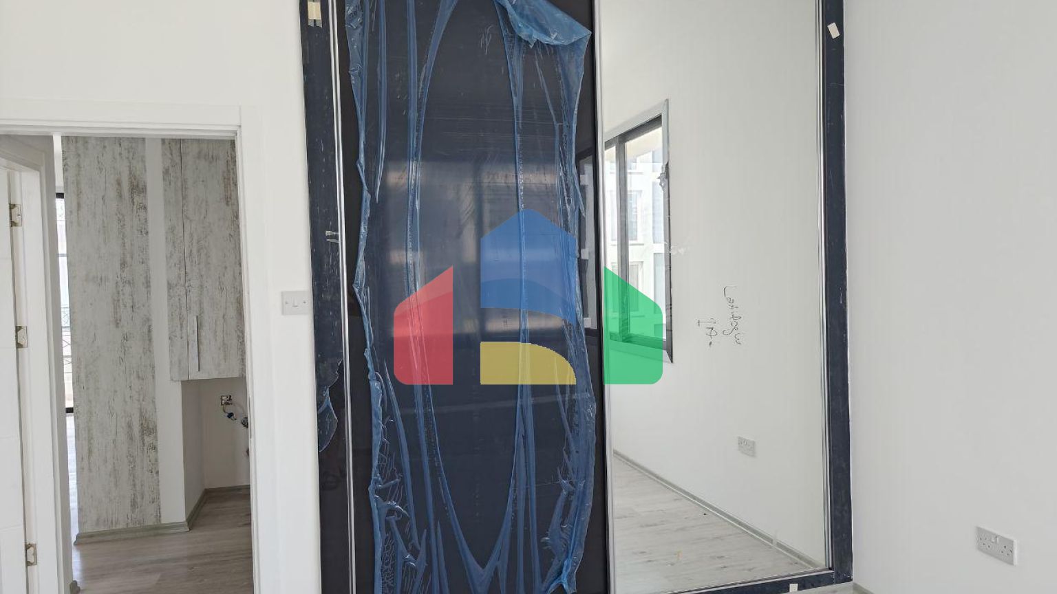 3-комнатные апартаменты 91м2 в современном комплексе в Искеле