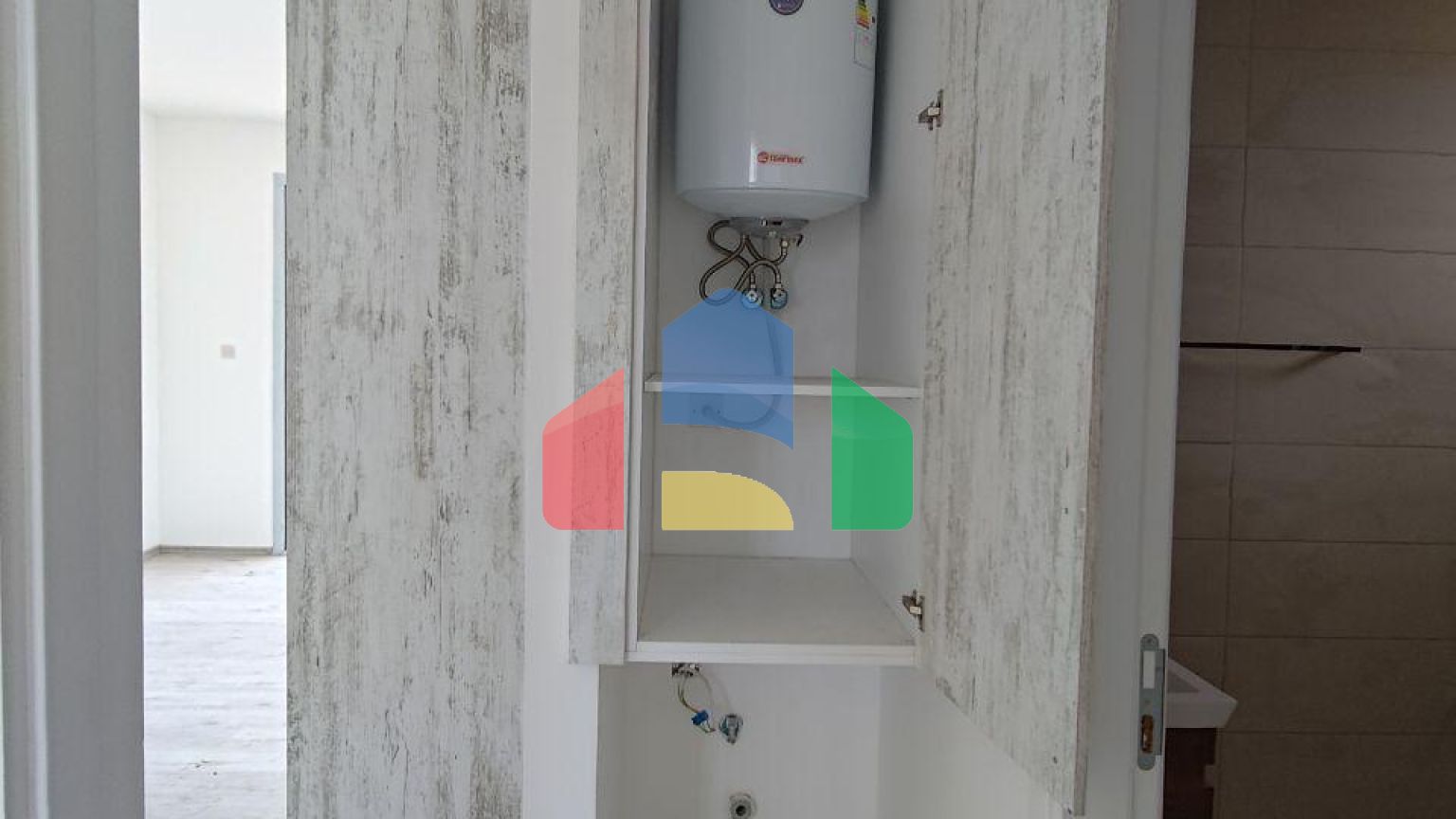 3-комнатные апартаменты 91м2 в современном комплексе в Искеле