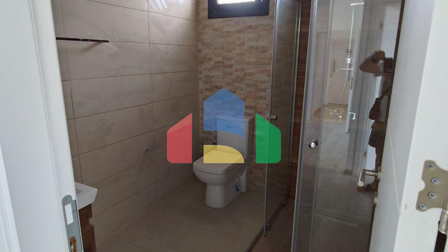 3-комнатные апартаменты 91м2 в современном комплексе в Искеле