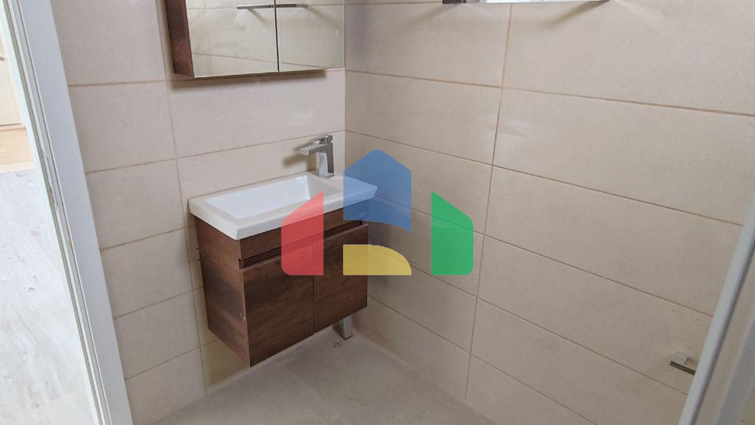 3-комнатные апартаменты 91м2 в современном комплексе в Искеле