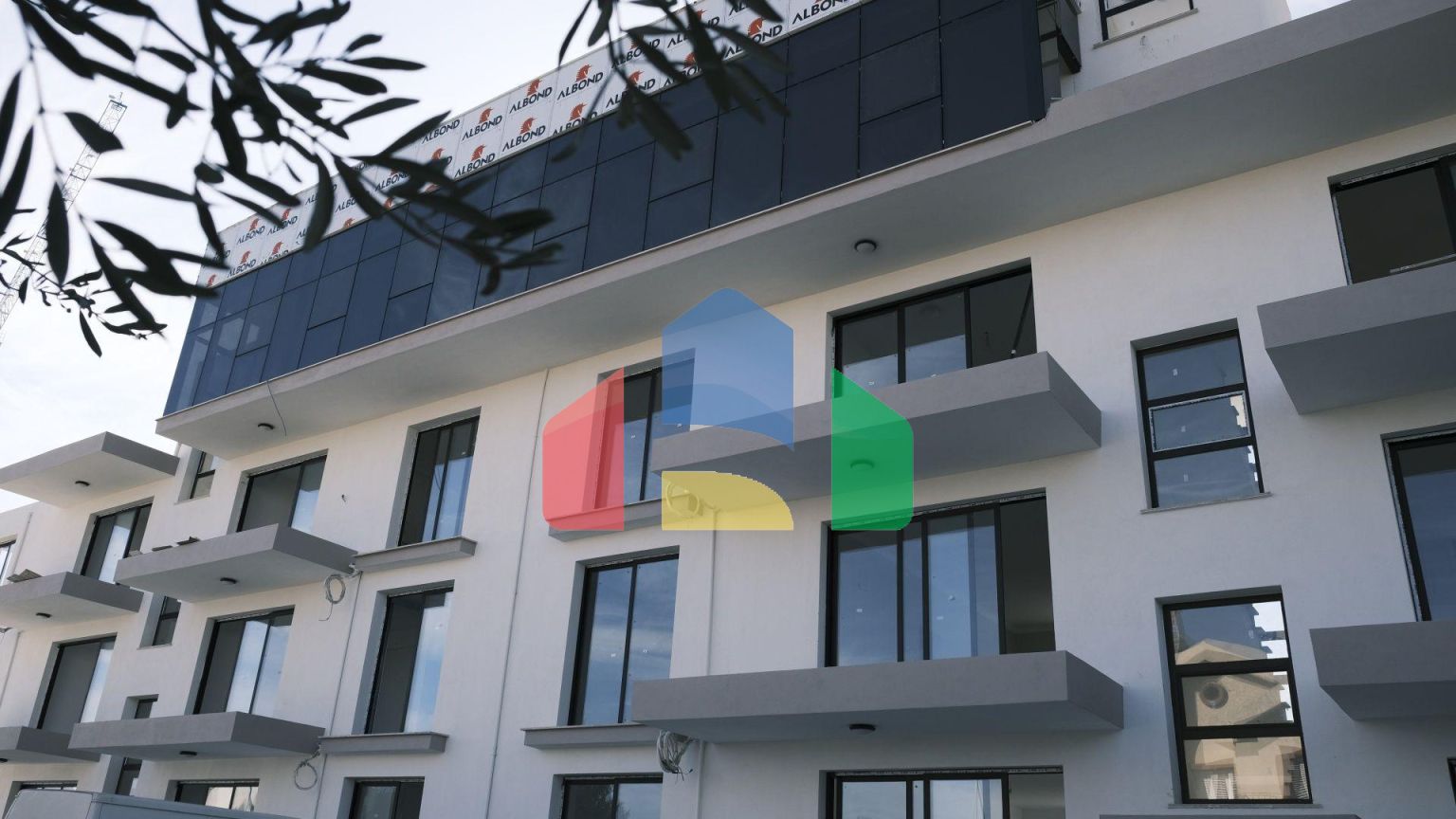 3-комнатные апартаменты 91м2 в современном комплексе в Искеле