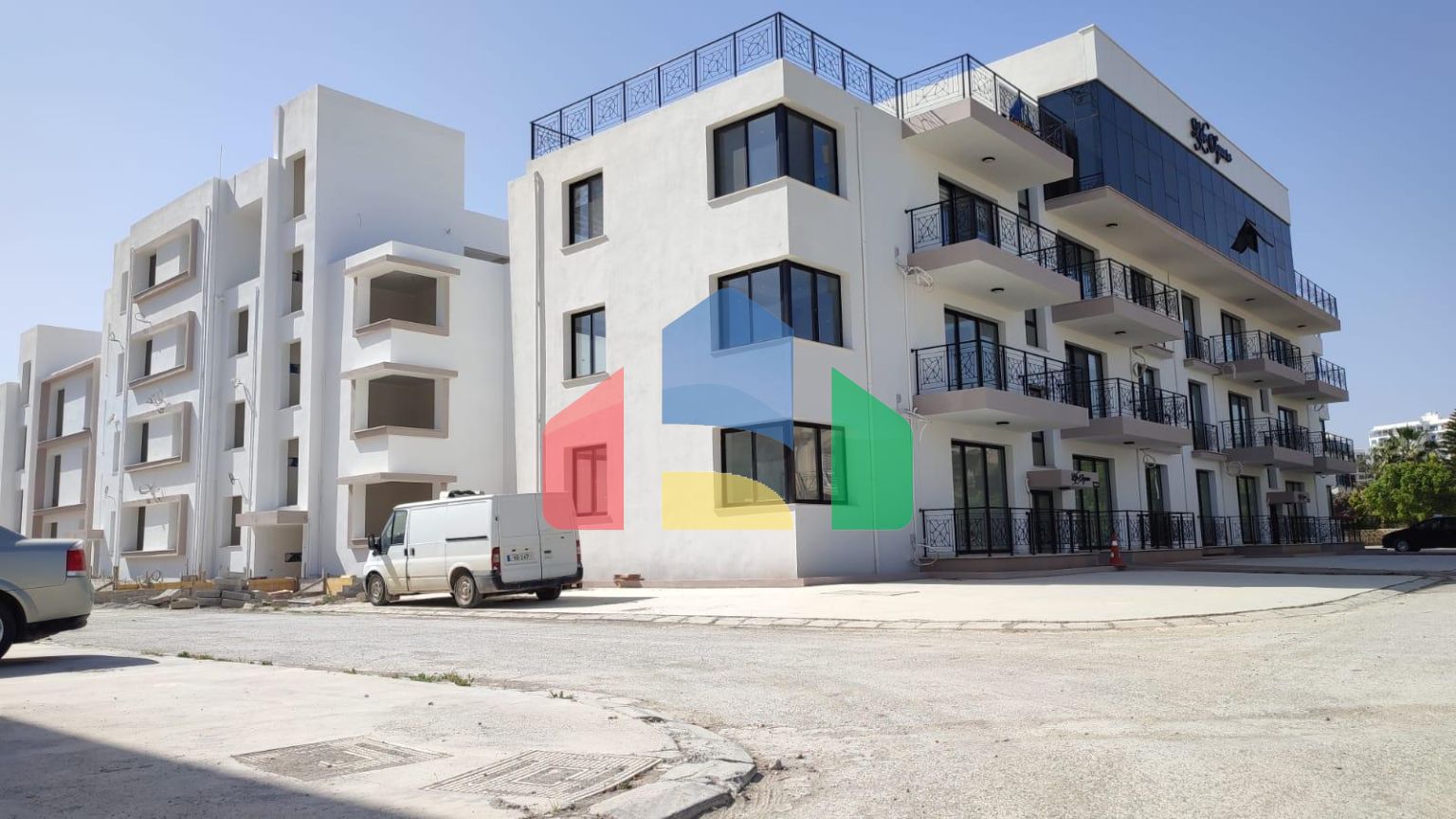 3-комнатные апартаменты 91м2 в современном комплексе в Искеле