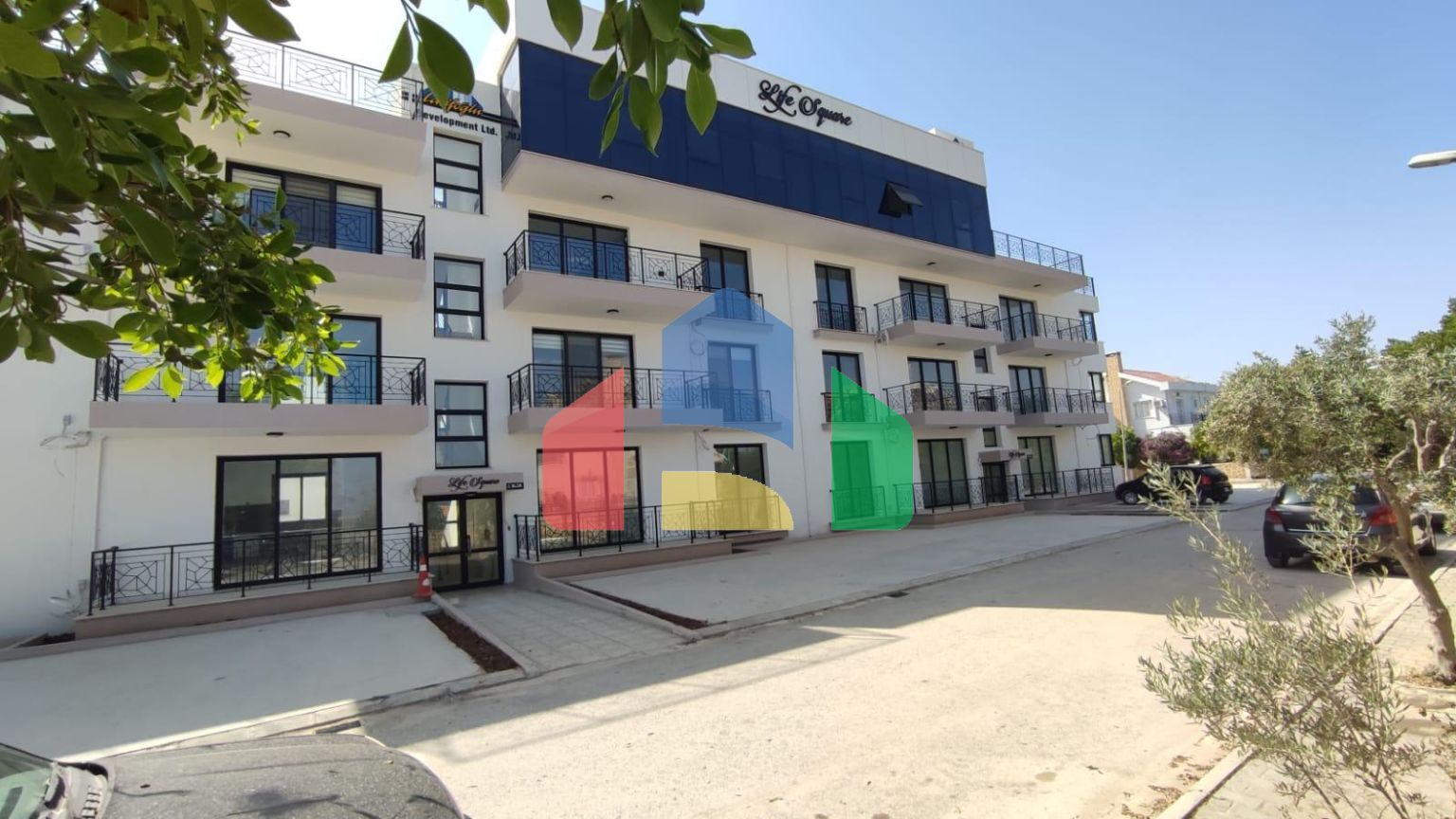 3-комнатные апартаменты 91м2 в современном комплексе в Искеле