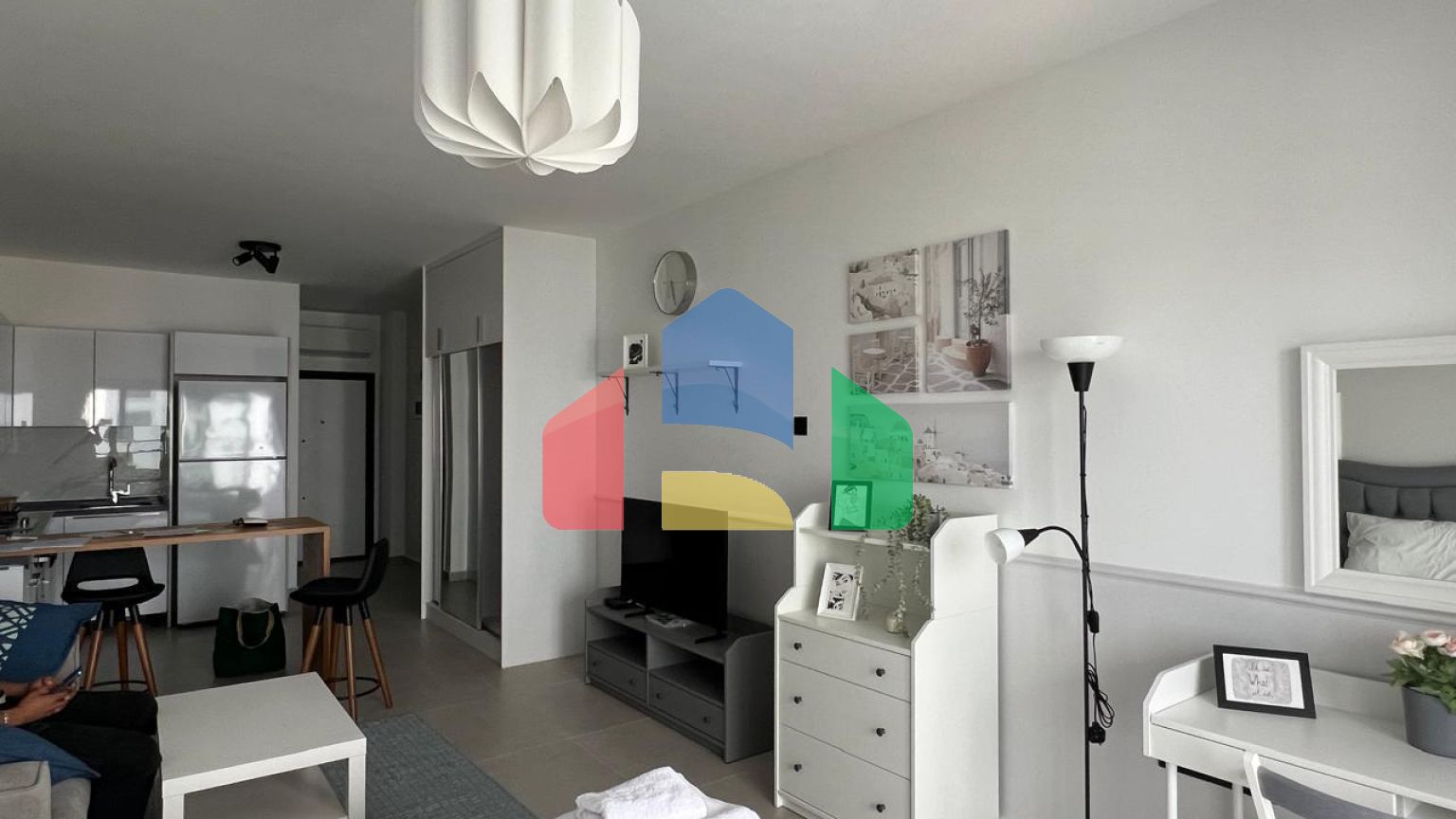 Студия 50 м2 с балконом 9 м2 и видом на море