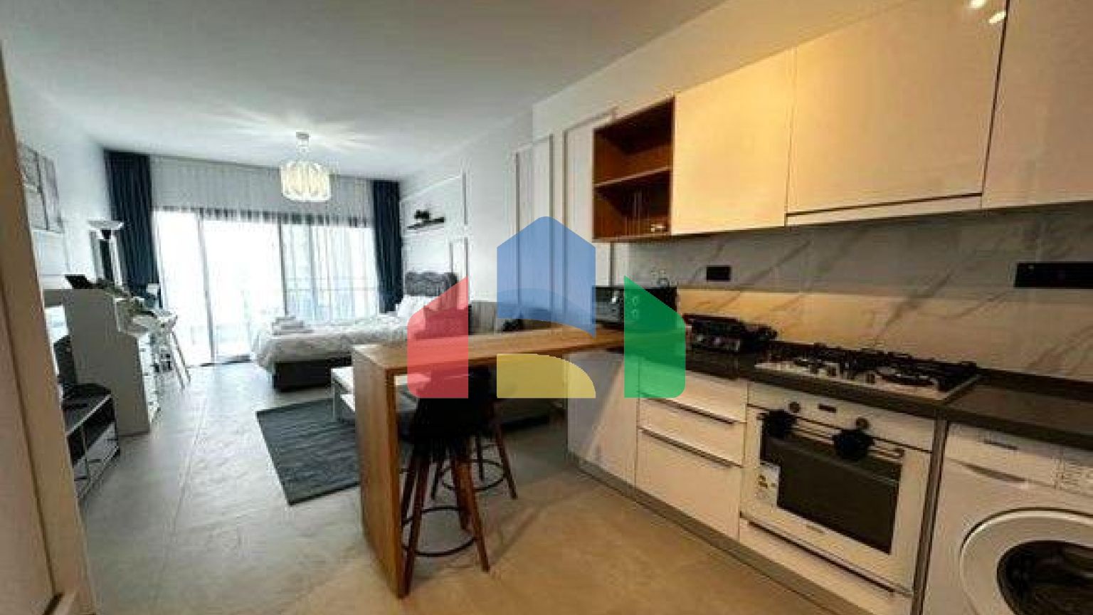 Студия 50 м2 с балконом 9 м2 и видом на море