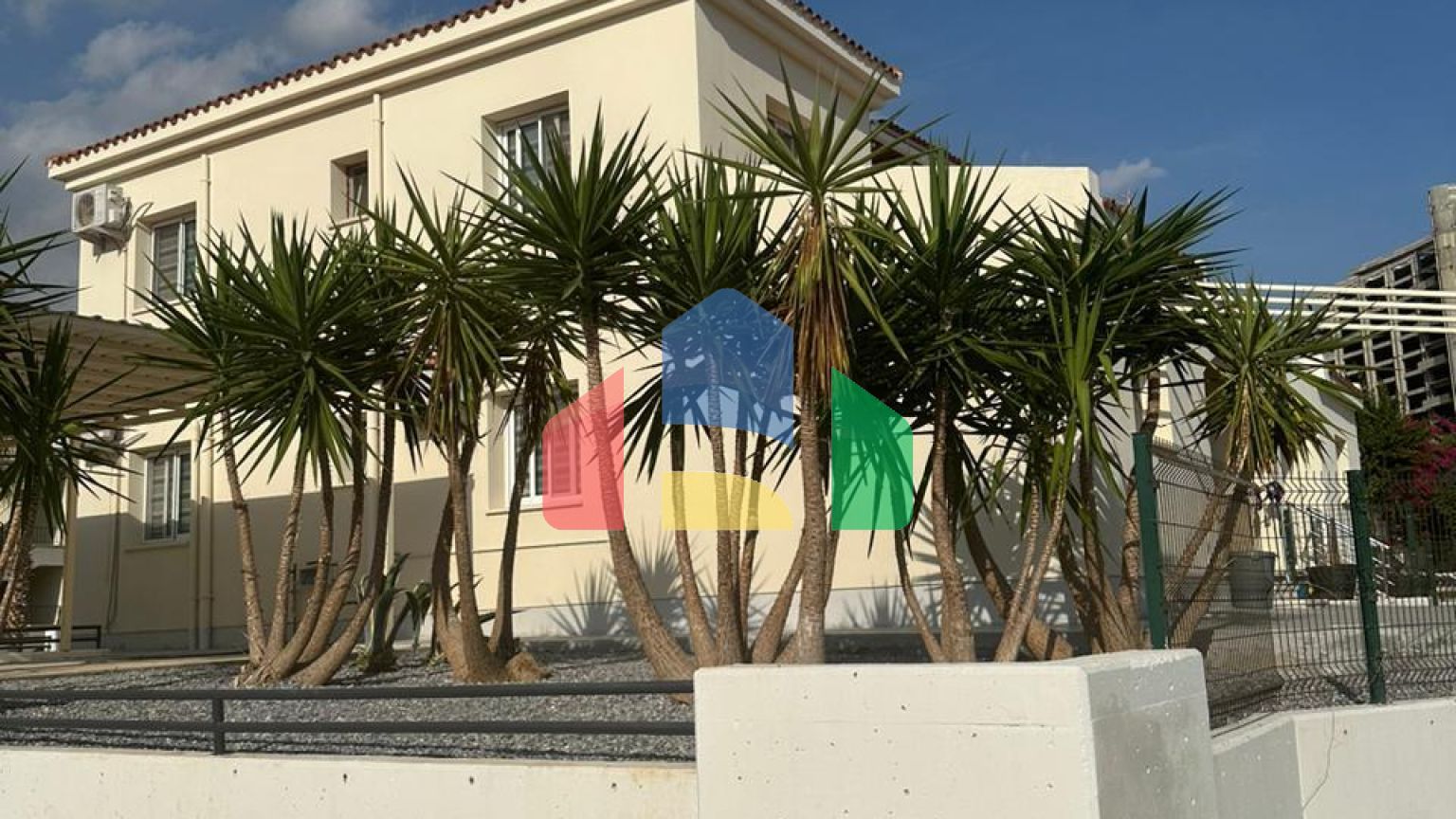 4-комнатная вилла duplex 140 м2 в 5 минутах от моря 