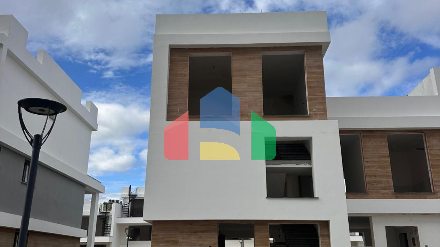 4-комнатная вилла 127м2 с террасой 27м2