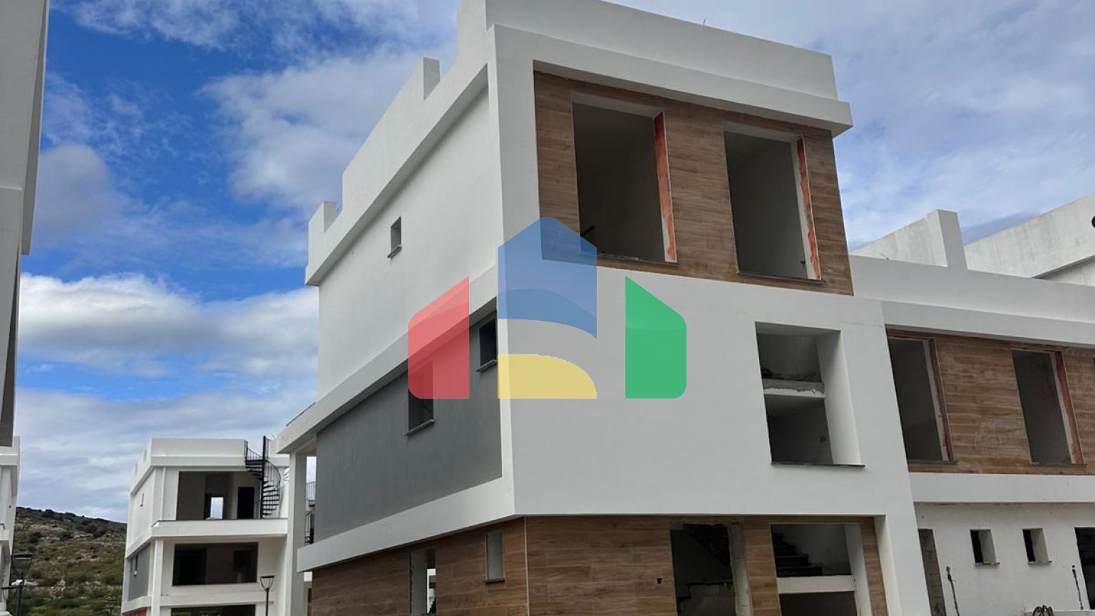 4-комнатная вилла 127м2 с террасой 27м2