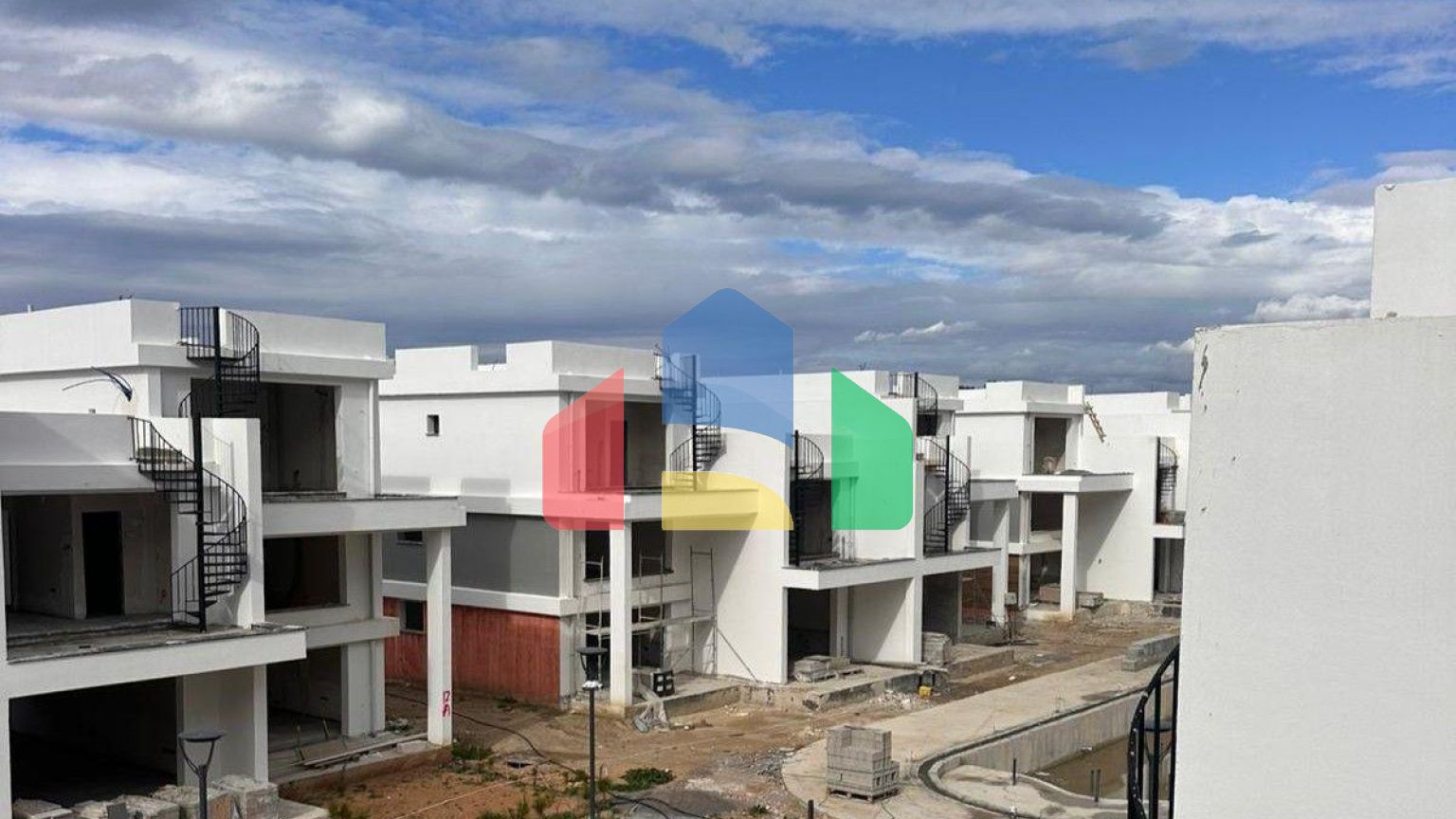 4-комнатная вилла 127м2 с террасой 27м2