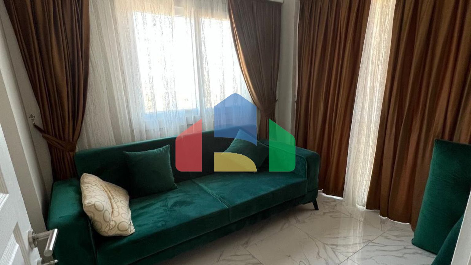 4-комнатные апартаменты 100 м2 в 800 метрах от пляжа 