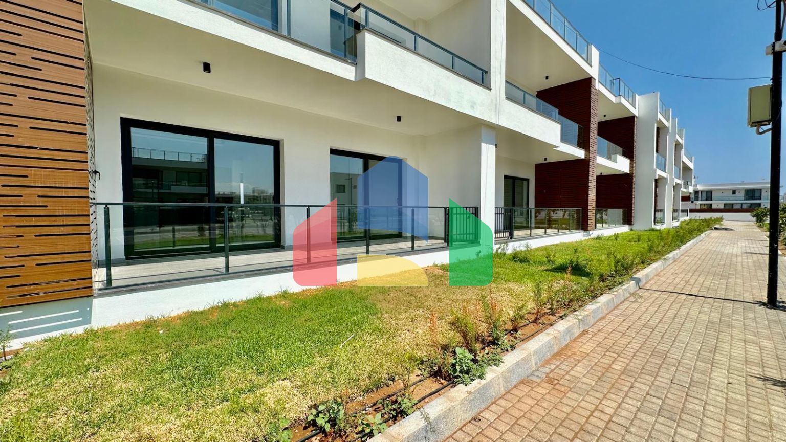 3-комнатные апартаменты 87 м2 в роскошном комплексе в 1 км от моря