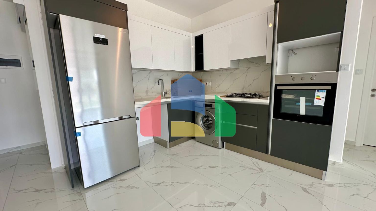 3-комнатные апартаменты 87 м2 в роскошном комплексе в 1 км от моря