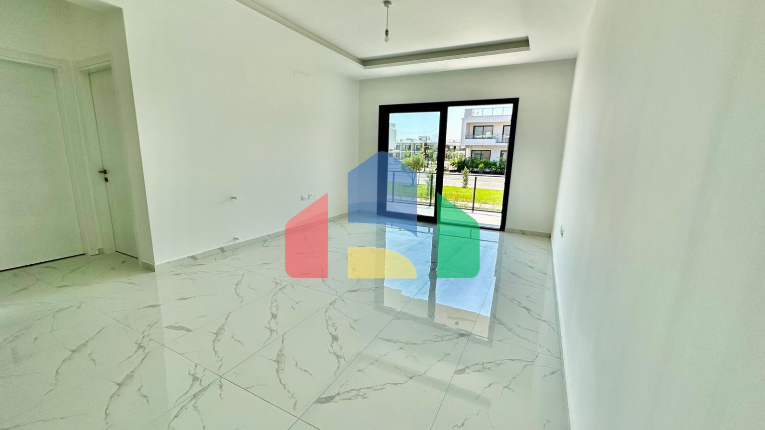 3-комнатные апартаменты 87 м2 в роскошном комплексе в 1 км от моря