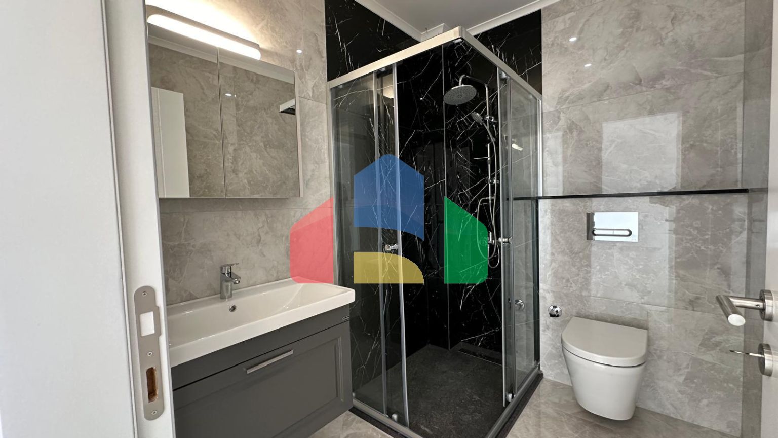 3-комнатные апартаменты 87 м2 в роскошном комплексе в 1 км от моря