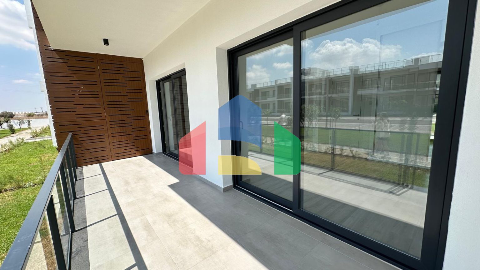 3-комнатные апартаменты 87 м2 в роскошном комплексе в 1 км от моря