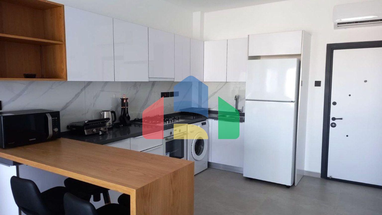 3-комнатные апартаменты 91 м2 с террасой 25 м2 и видом на море