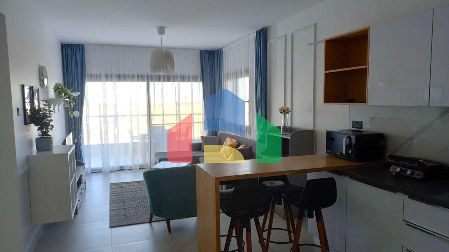 3-комнатные апартаменты 91 м2 с террасой 25 м2 и видом на море