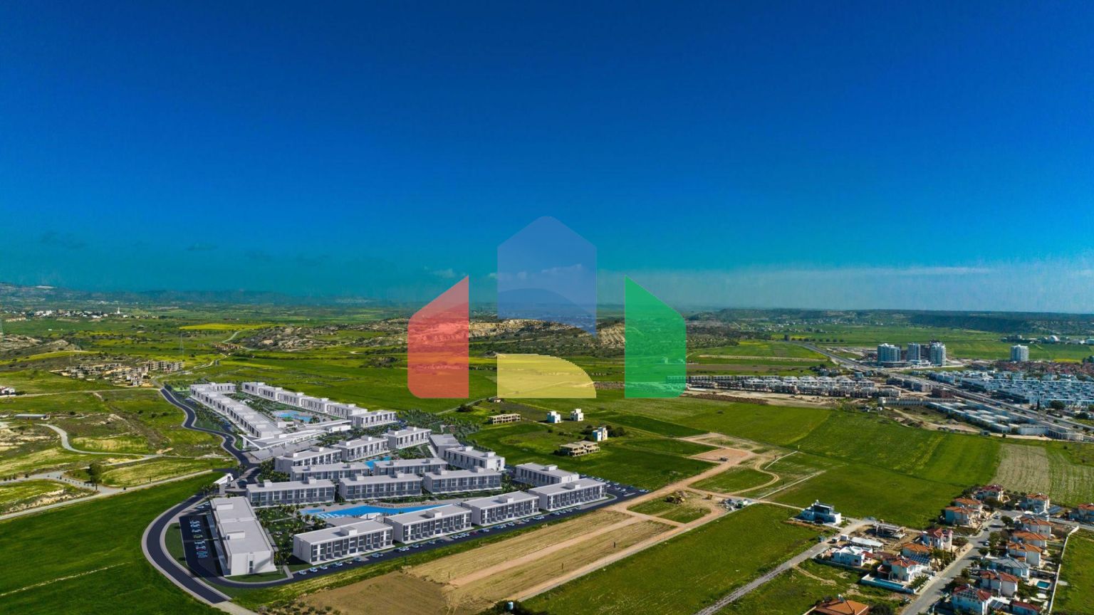 Студия 48 м2 с палисадником и террасой в 800 метрах от моря