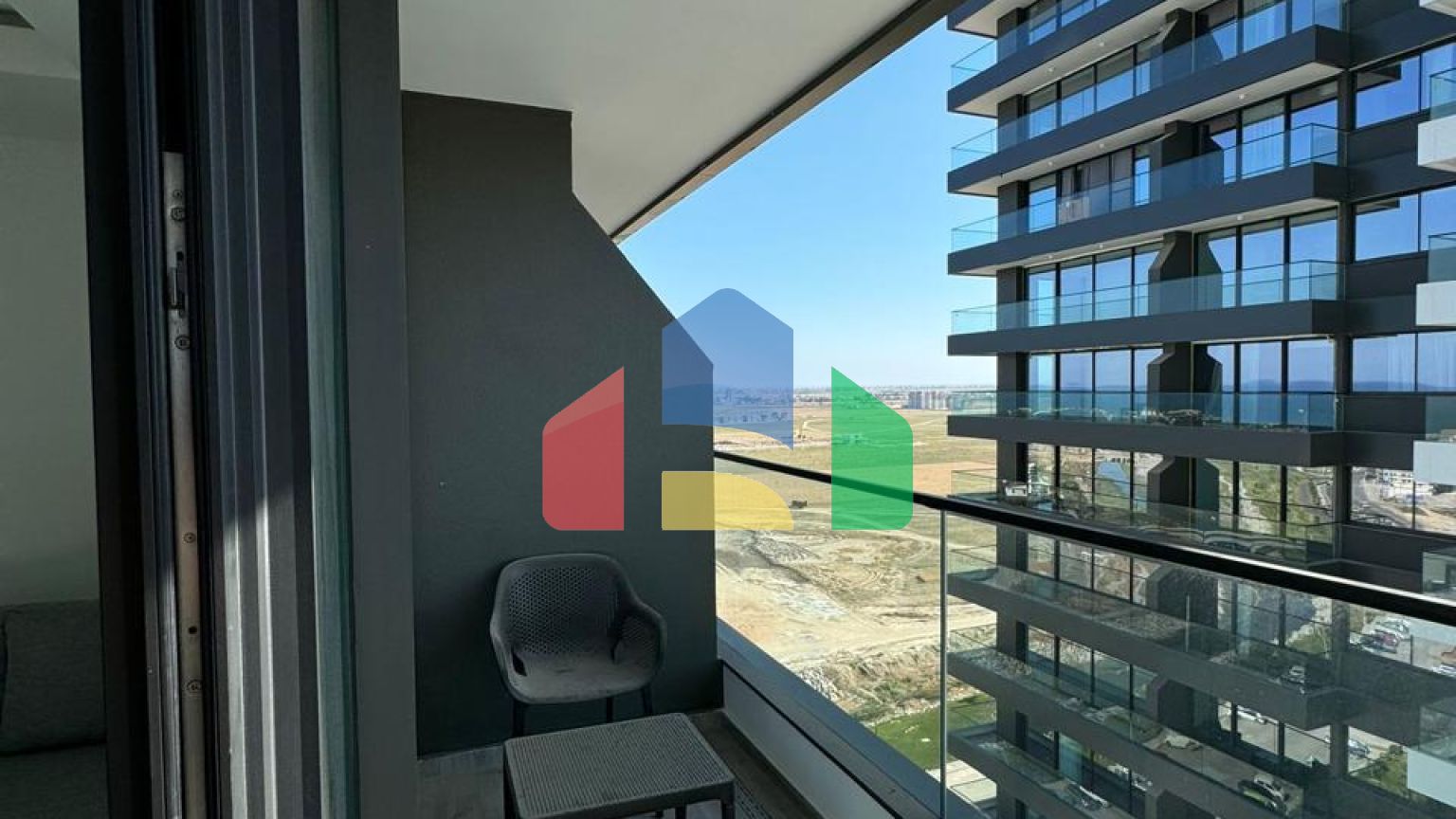 2-комнатные апартаменты 60 м2 с дизайн пакетом в элитном комплексе в 650 метрах от пляжа