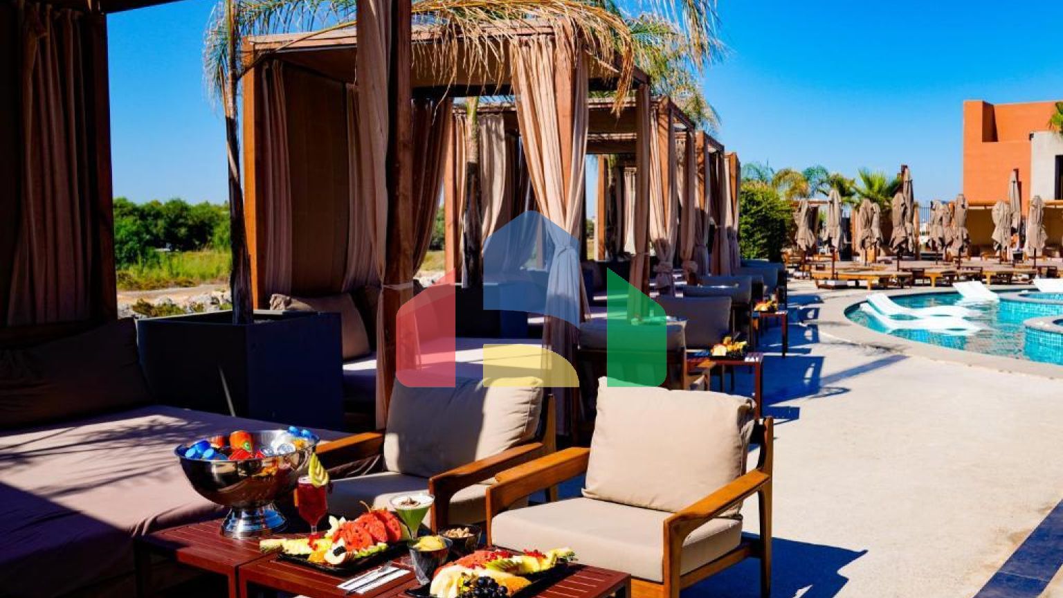 2-комнатные апартаменты 60 м2 с дизайн пакетом в элитном комплексе в 650 метрах от пляжа