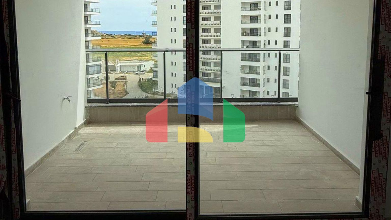 Студия 51 м2 с террасой 9 м2 в курортном комплексе