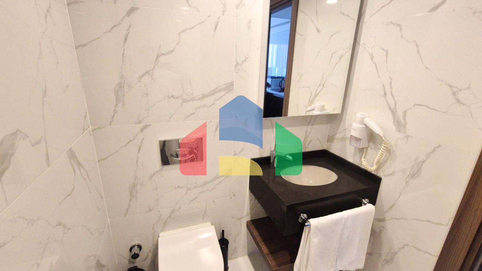 Студия 53 м2 с балконом 11 м2 и дизайн пакетом в элитном комплексе в 750 метрах от пляжа