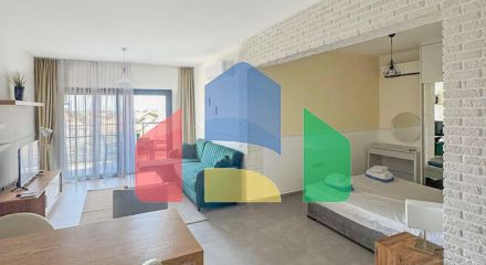 Студия 60 м2 с балконом 8 м2 и неперекрываемым видом на море в курортном комплексе Студия 60 м2 с балконом 8 м2 и неперекрываемым видом на море в курортном комплексе