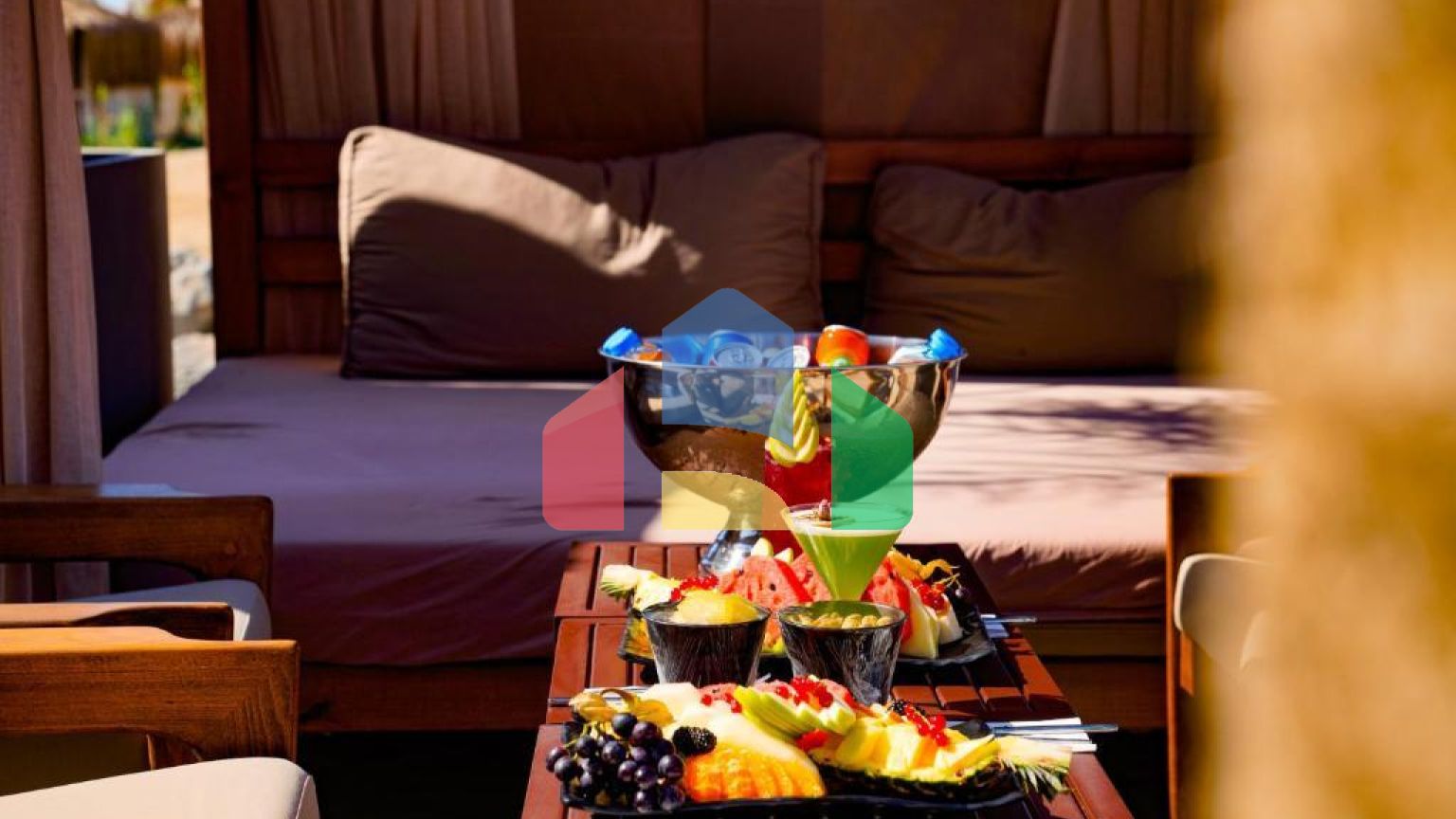 2-комнатные апартаменты 60 м2 с дизайн пакетом в элитном комплексе в 750 метрах от пляжа