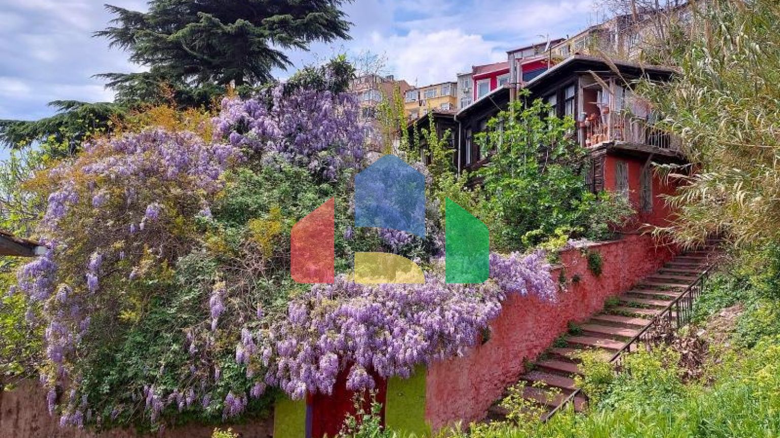 Вилла 12+3 с видом на море в Стамбуле