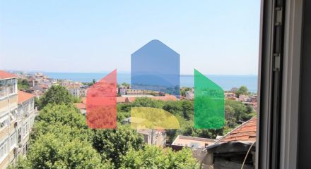 Пентхаус 3+1 с видом на море в Стамбуле