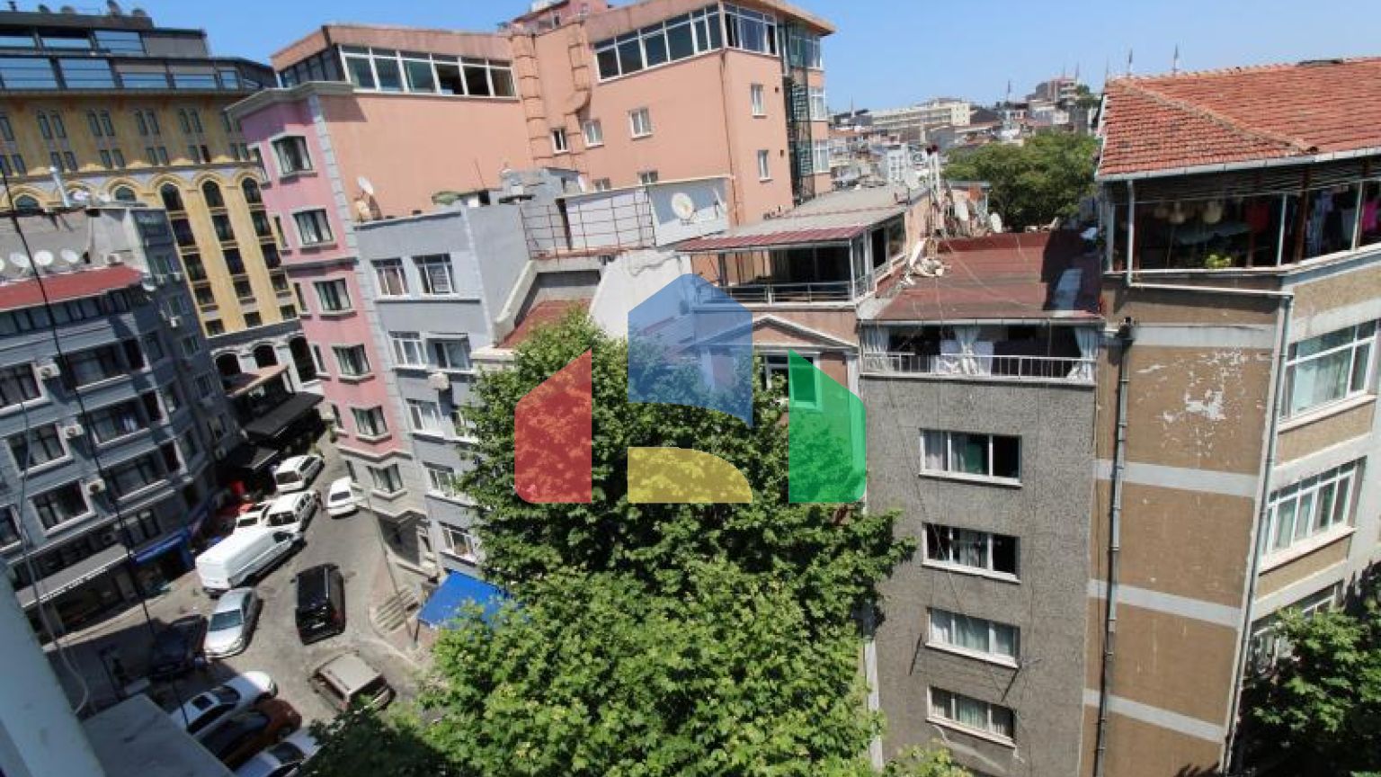 Пентхаус 3+1 с видом на море в Стамбуле