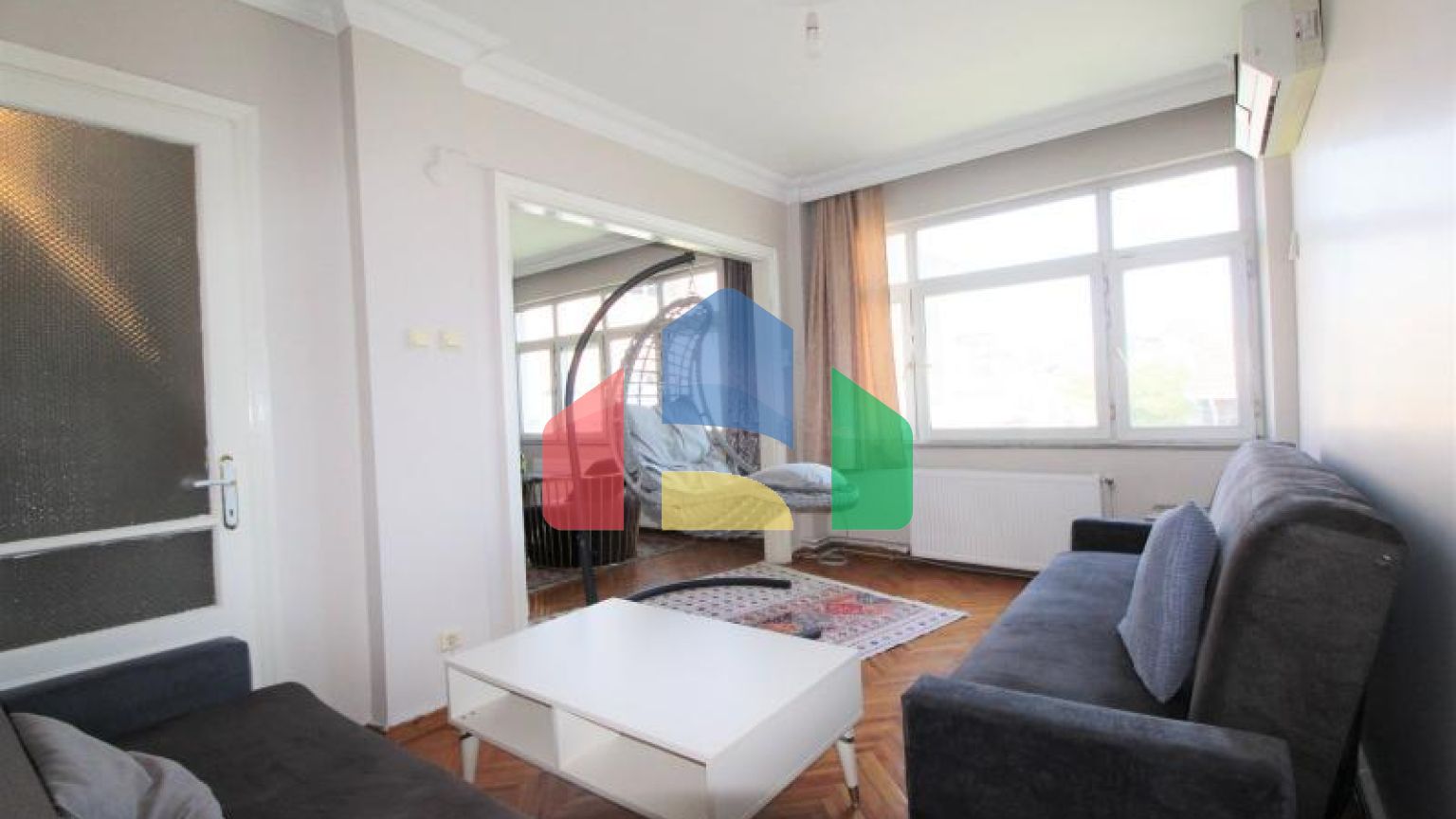 Пентхаус 3+1 с видом на море в Стамбуле