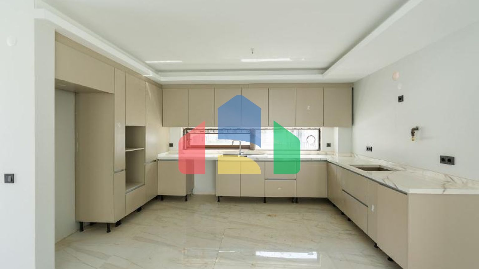 Вилла 3+1 в Стамбуле