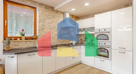 На продажу семейные дома 162 m², земельный участок 381 m²