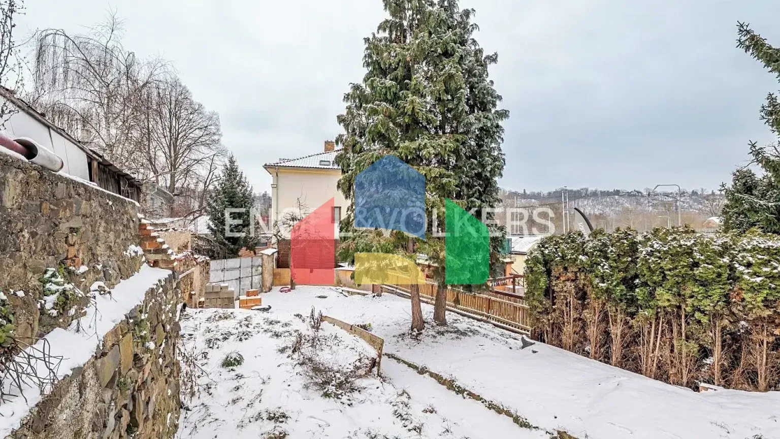 На продажу семейные дома 160 m², земельный участок 429 m²