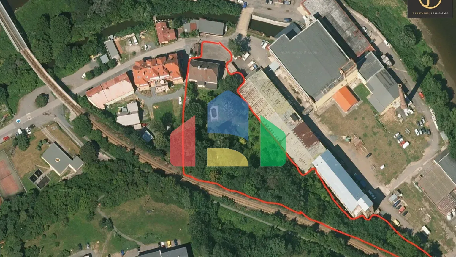 На продажу фермерские здания 300 m²