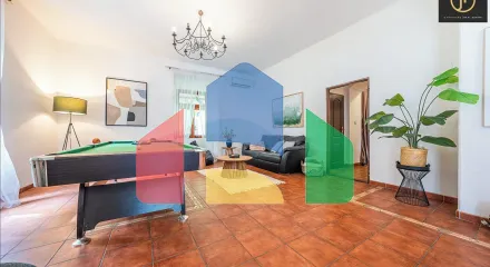 На продажу фермерские здания 300 m²