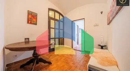 На продажу фермерские здания 300 m²