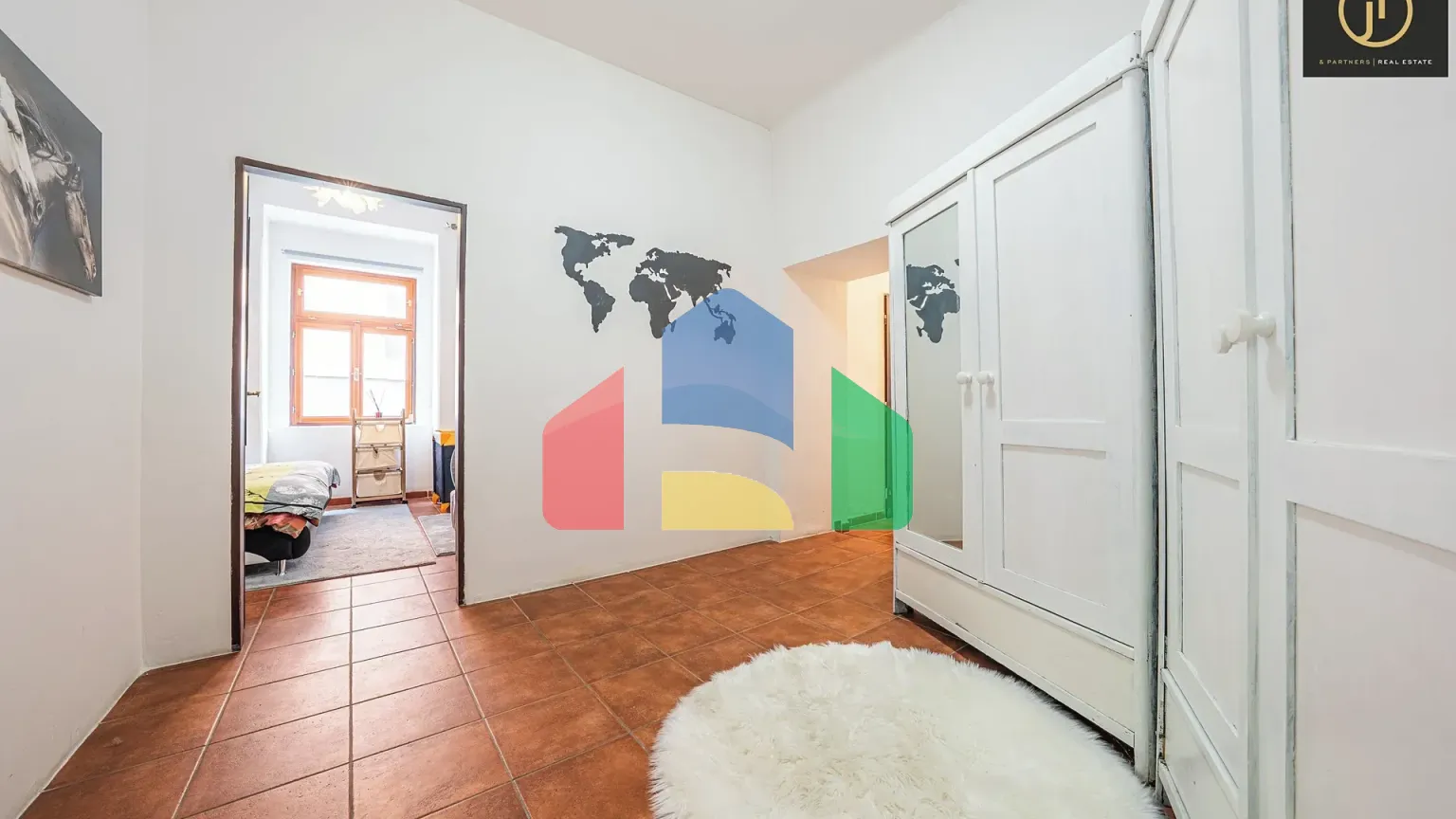 На продажу фермерские здания 300 m²