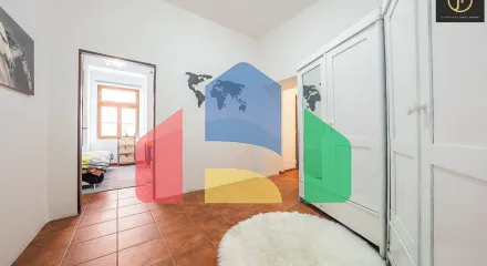 На продажу фермерские здания 300 m²