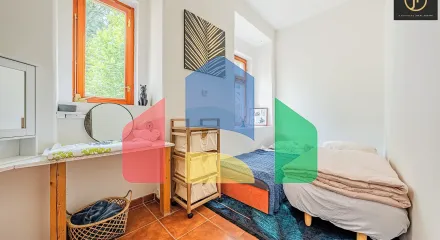 На продажу фермерские здания 300 m²