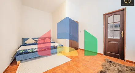 На продажу фермерские здания 300 m²