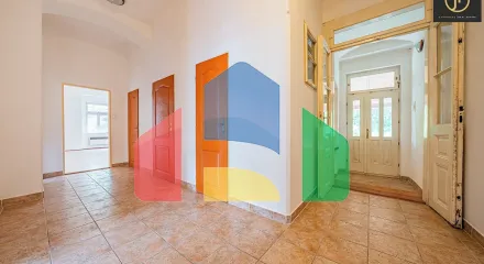 На продажу фермерские здания 300 m²