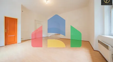 На продажу фермерские здания 300 m²