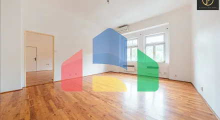 На продажу фермерские здания 300 m²