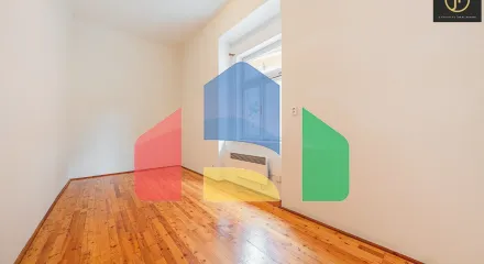 На продажу фермерские здания 300 m²