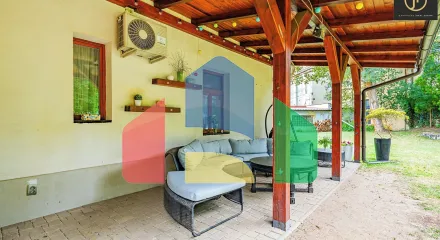 На продажу фермерские здания 300 m²