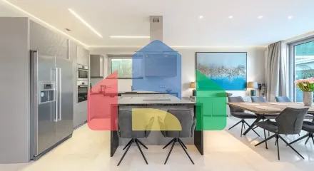 На продажу виллы 323 m², земельный участок 1077 m²